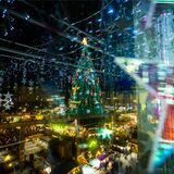 Dass die Dortmunder City lebt, kann sich gerade an verkaufsoffenen Sonntagen zeigen. Gerade in Verbindung mit dem Weihnachtsmarkt bietet die City einen für den Einzelhandel so wichtigen Erlebniswert, meint unser Autor Peter Wulle.