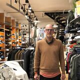 Jens Reiter verkauft in seinem Geschäft am Markt in der Castroper Altstadt