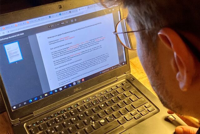 Die Verbraucherzentrale stellt einen Musterbrief zur Verfügung, mit dem man gegen das Vorgehen von Eon Widerspruch einlegen kann.