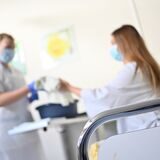 Aggressionen gegenüber medizinischem Personal scheinen sich in Krankenhäusern und Arztpraxen zu häufen. Die Castrop-Rauxeler Kliniken und ein Arzt geben Einblicke.