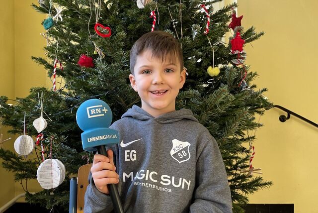Etienne und seine Mitschülerinnen und Mitschüler der Fuchsklasse der Brüder-Grimm-Grundschule haben uns erklärt, was wir an Weihnachten feiern.