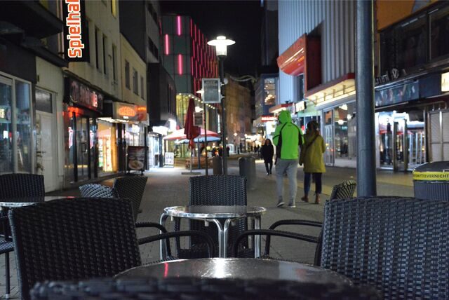 Auf der Dortmunder Brückstraße sind in der Nacht zu Heiligabend zwei Personen ausgeraubt worden.
