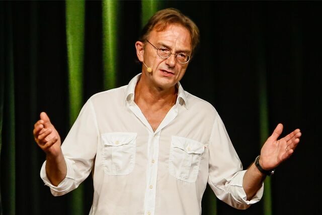 Fritz Eckenga, hier beim Auftritt bei Ruhrhochdeutsch 2021, gehört auch 2023 wieder zu den Lokalmatadoren des Festivals. (Archiv)