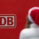 Einen Abend vor Weihnachten haben unbekannte Täter zwei Bahnmitarbeitende in Lünen geschlagen. Die Polizei sucht nach Zeugen.