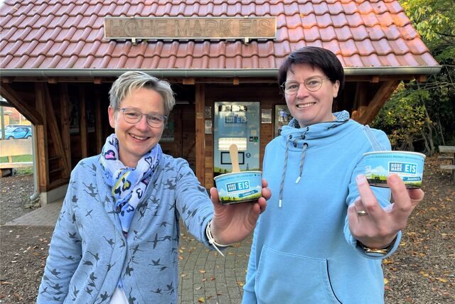 Yvonne Harks (l.) und Petra Große Gellermann haben zusammen die Hohe Mark Eis GmbH gegründet.