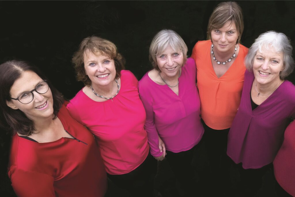 „8KLANG“ ist ein Frauen-Chor aus Neuss. „8KLANG“ ist ein Frauen-Chor aus Neuss.