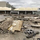 Auf dem maroden Karstadt-Parkdeck sollen 250 Stellplätze neu entstehen. Doch die Sanierung kommt nicht voran.