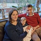 Familie Schacht mit dem neuesten Familienmitglied. Alina kam am 24.12.22 zur Welt.
