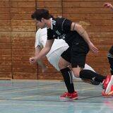 Bei der Hallenfußball-Stadtmeisterschaft konnte Dennis Hoffmeister erstmals wieder das Hullerner Trikot in einem Spiel tragen. Auf sein erstes Pflichtspiel muss er aber noch etwas warten.