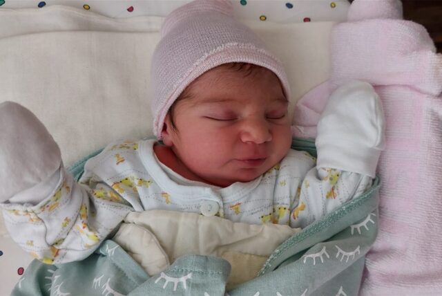 Die kleine Liyana Uzun ist das erste Baby, das 2022 in Dortmund geboren wurde.