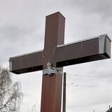 Unbekannte haben eine Lichterkette an dieses Wegekreuz in Oer-Erkenschwick gehängt – und mit Panzerband festgeklebt.