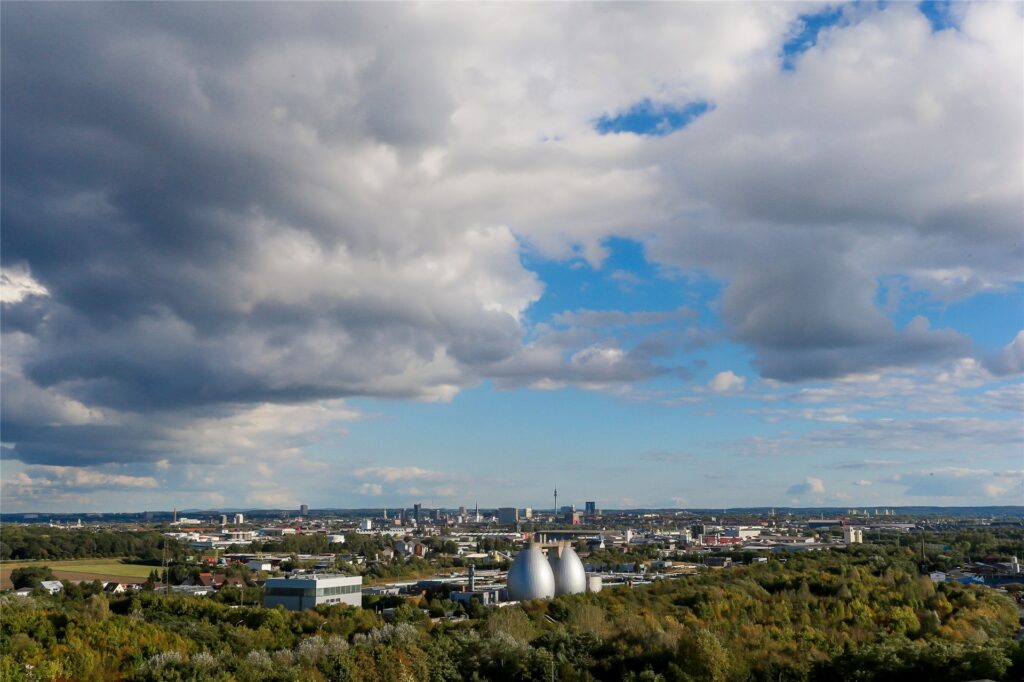 Blick auf Dortmund vom Deusenberg. Blick auf Dortmund vom Deusenberg.