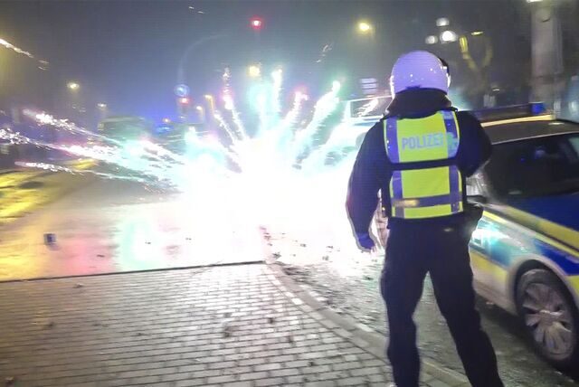 An der Möllerbrücke darf an Silvester wieder Feuerwerk gezündet werden. Der Ort ist einer der Hotspots, an denen laut EDG besonders viel gefeiert wird. (Archiv)