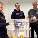 Vor der Auslosung ist die Laune noch prächtig: Chiara Tregel, Felipe Galvez Rodriguez und BSV-Vorsitzender Christoph Winck.