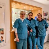 Tierärztin Dr. Jutta Hammer und ihre Angestellten Nicole Görsmeier und Laura Fernandes Mendes