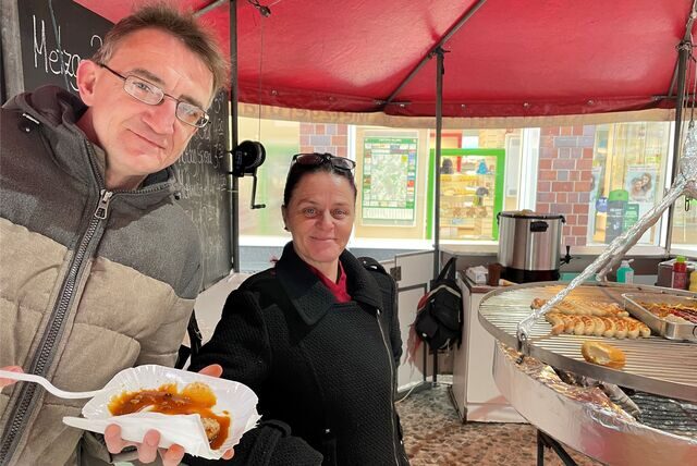 Frikadellen, Bratwurst, Currywurst und anderes Fastfood sind auch in Castrop-Rauxel teurer geworden.