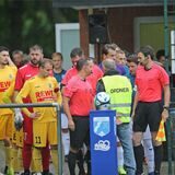 Am sechsten Westfalenliga-Spieltag kam der DSC Wanne (gelbe Trikots) beim SV Wacker Obercastrop zu einem 1:1. In der Rückrunde ist Coach beim DSC auf der Bank.