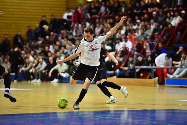 Im Finale des Mitternachtscup spielten der TuS 05 Sinsen und die Spvgg. Erkenschwick gegeneinander.