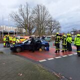 Nach diesem Unfall am Einkaufszentrum staute sich der Verkehr auf der Bergstraße.