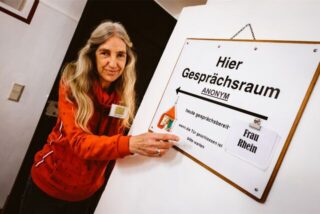 Petra Rhein arbeitet ehrenamtlich beim Gesprächsdienst in der Recklinghäuser Gastkirche mit.