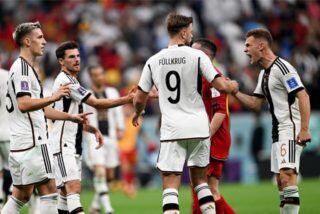Die deutschen Spieler bejubeln das 1:1 gegen Spanien.
