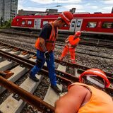 Arbeiter bei Streckenarbeiten am Dortmunder Hauptbanhof