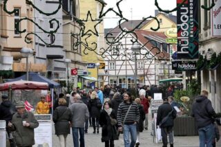 Zahlreiche Besucher kamen zum verkaufsoffenen Sonntag in die Dattelner Innenstadt.