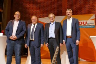Beim Parteitag der Marler CDU im Kulturzentrum Erlöserkirche v.l.n.r. : Torsten Keuter, Josef Hovenjürgen (Parlamentarischer Staatssekretär im Landesbau- und Kommunalministerium sowie Landtagsabgeordneter für die Städte Marl, Dorsten, Haltern und Datteln), Carsten Schier (Geschäftsführer der Flächenentwicklungsgesellschaft in unserer Nachbarstadt Haltern am See) und der Marler CDU-Vorsitzende Thomas Terhorst.
