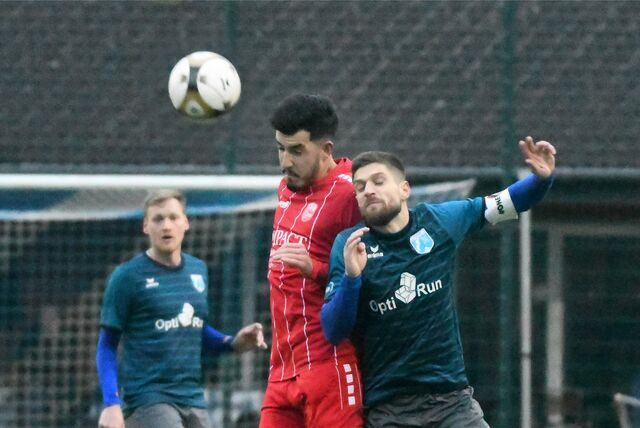 Wacker Obercastrop (blaue Trikots) gegen  Türkspor Dortmund.