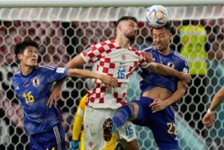 Maya Yoshida (r.) ist mit Japan ausgeschieden.