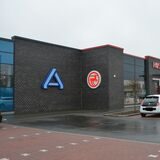 Parkplatz vor dem Aldi-Markt und der Roßmann-Filiale im Westring-Center in Castrop-Rauxel.