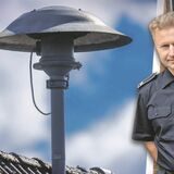 Kombo aus einer Sirene und dem Feuerwehrmann Andreas Pust