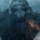 Der riesige Troll hat eine Kartoffelnase und sieht ansonsten aus wie ein Berg auf Beinen.