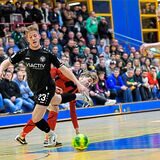 Volle Hütte: So wie hier bei 14. Mitternachtscup hofft die DJK Spvgg. Herten auch am 30. Dezember auf eine volle Tribüne in der Sporthalle der Rosa-Parks-Schule.
