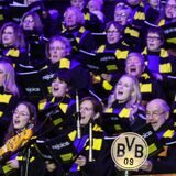 71.000 Menschen sangen am dritten Advent gemeinsam mit dem Chor „Rejoice“ und weiteren Künstlerinnen und Künstlern Weihnachtslieder im BVB-Stadion.