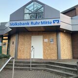 Nach der Sprengung des Geldautomaten wurde die Volksbank-Filiale in Marl-Polsum provisorisch wieder hergerichtet.