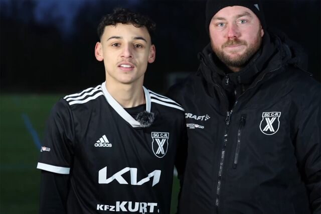 Yassin Bouchantiya (l) und sein Trainer Tino Westphal.