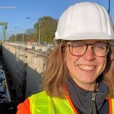 Ina Surma vor der großen Schleuse