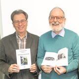 Wolfgang Wellnitz, Dr. Michael Knechten und Siegfried Eggenstein präsentieren die zweite Ausgabe der „Horneburger Blätter“.