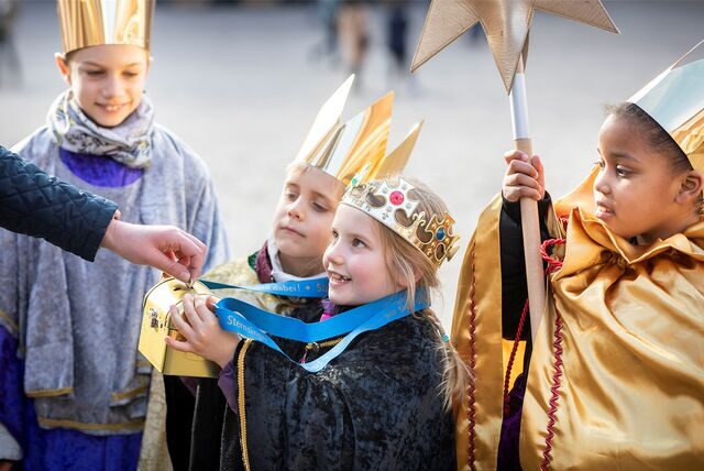 Sternsinger sammeln Spenden.