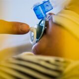 Das RS-Virus ist insbesondere für Babys gefährlich. Die Dortmunder Klinik sucht nun Babys für eine Impfstoff-Studie.
