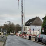 An der Bachstraße in Oer-Erkenschwick wird ein neues Mehrfamilienhaus gebaut.