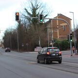 Die alte Markierung an der Kreuzung Lehmstraße/Berliner Straße in Waltrop ist nur noch äußerst schwach sichtbar. Provisorische Markierungen gibt es nur wenige.
