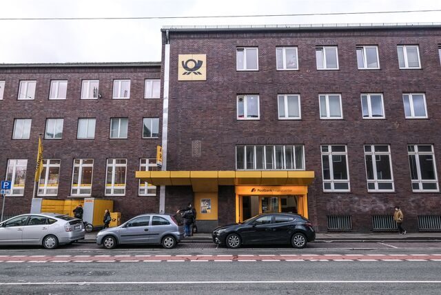 Außenansicht der Postbank an der Martinistraße in Recklinghausen