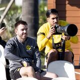 Emre Can macht Fotos.