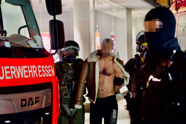 Ein Mann wird in der Nacht vom 7. auf den 8. Januar von Spezialkräften in Castrop-Rauxel verhaftet und abgeführt. Montag (30. Januar) wurde er aus der U-Haft entlassen. Gegen ihn sind die Ermittlungen eingestellt.