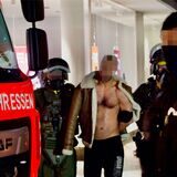 Ein Mann wird in der Nacht vom 7. auf den 8. Januar von Spezialkräften in Castrop-Rauxel verhaftet und abgeführt. Montag (30. Januar) wurde er aus der U-Haft entlassen. Gegen ihn sind die Ermittlungen eingestellt.