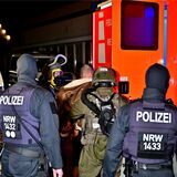 Einsatzkräfte bei dem Großeinsatz in Castrop-Rauxel.
