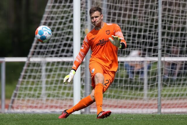 Der Castrop-Rauxeler Profi Michael Esser hat sich im spanischen Trainingslager des VfL Bochum verletzt und wird daheim behandelt.