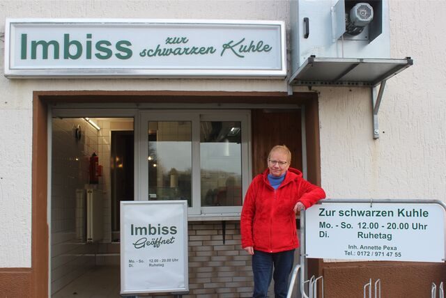 Annette Pexa ist die neue Pächterin des Imbisses „Zur schwarzen Kuhle“ in Waltrop.